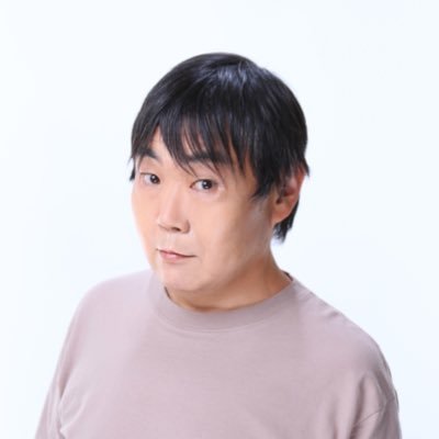 なんだかんだとマイペース、典型的B型人間。振れ幅大。文筆のほか、声を生業にしたいとともに芝居や歌にも精進。電車に乗るだけで旅心を感じる乗り鉄派。年齢不詳・性別不詳に見られがち。引退されたファッションデザイナー金子功先生の感性の虜。清水エスパルスと朝ドラがこよなく好きです。人生は生涯勉強。いつも誰かの応援者。