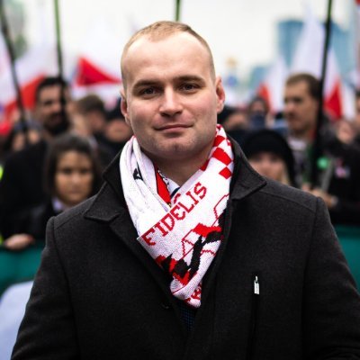 Prezes Młodzieży Wszechpolskiej, szef sztabu organizacyjnego Marszu Niepodległości 2023.
Nawet jeżeli kiedyś zabraknie nas, to co zostawimy nie zabierze czas!
