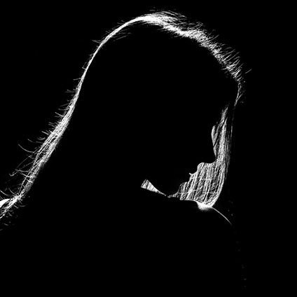 واسه روزایی که اثری از من تو من نیست...!
اینجا حرفای ساید سیاهمو بخون
حرفایی که کسی نباید بدونه راویش کیه👀