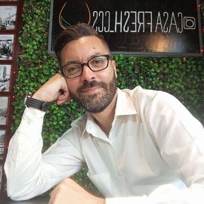 Publicista - Productor Radial 
Conductor de #CafeVitalRadio 
CEO de @EresBienestar 
Demócrata-Progresista-Liberal-Antipopulista
Simpatizante de @CiudadanosCs