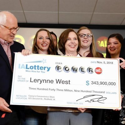 I’m Lerynne west the $343,900,000 winner of the lowa powerball https://t.co/7ajBA4Bqbl giving out $50,000 each to my first 1k followers as a Giveaway