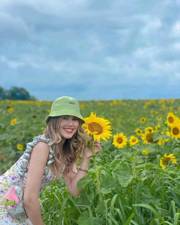 Studied crypto I'm in https://t.co/euEgv6sgKH last year, earned over $2M, achieved financial freedom, This has enabled me to kick-start my global travel plan!