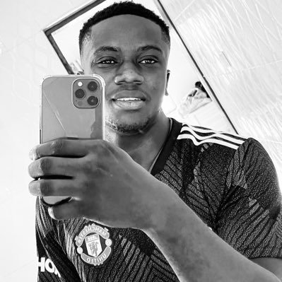 P R I V A T E 🚩🚩F I G U R E. .. … might decide to become famous. . @davido ❤️🎙️@manUtd