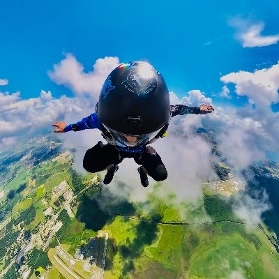 Skydiver 🪂
Aircraft mechanic ✈️ 🔧 🇺🇸 
Travel 🧭