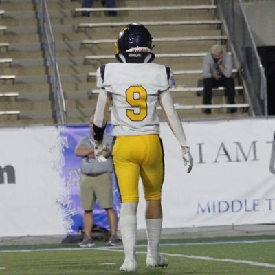 ✝️C/O 26’ | OLB/MLB/RB | 5’11 | 200lb | #9 | The Webb School | 4.41 GPA | email: w.petroka26@webbschool.com | coach: @CoachE_HC