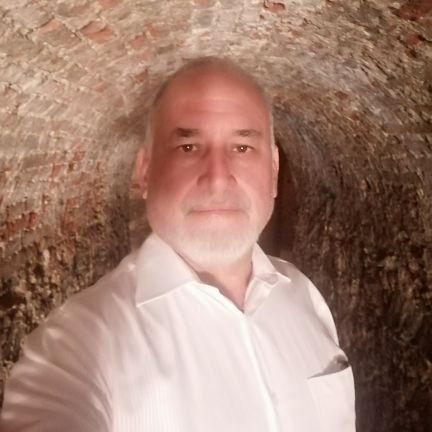 ”No haremos el futuro grande que estamos buscando si no
conocemos el pasado grande que
tuvimos.” Aló Presidente N244 en el
Palacio de Miraflores
