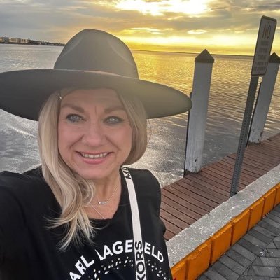 AngelaValdes's profile picture. 