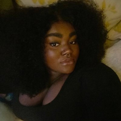 trinnahtee's profile picture. ⭐️22⭐️ ♋️!