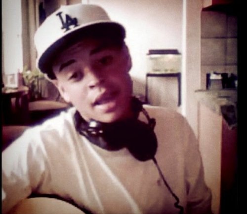 Ebonlurksfacts's profile picture. FiRST twitter page facts about ebon. follow him @TheEbonLurks follow me @Ebonic_Jasoneer  hes just an ordinary kid with big dreams ; this page all bout facts