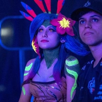 Riot partner ⚙️ Parceira Aliexpress | Cosplayer • Jurada •

Streamer 🎧 📩 desuneeko@gmail.com