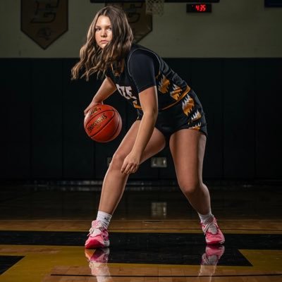 _BellaWestbrook's profile picture. 5’9/‘26/FZN/Var Bball/Sg