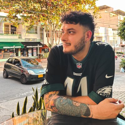 imjustcriss1's profile picture. Nah