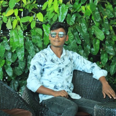 Naim1525144's profile picture. 