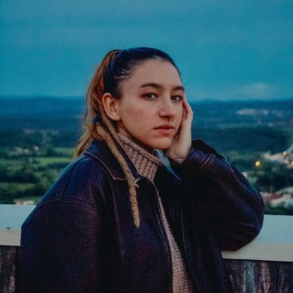🏳️🌈(L de LÉSBICA SIM)
BLOQUISTA
C'est pas compliqué d'être heureux