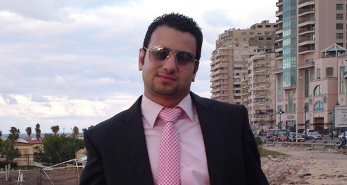 افعل كل ماتريدة فى اطار الحدود المتعارف عليها اجتماعيا و دينيا