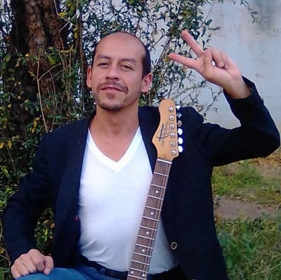 Jimmy Huerta el perro rabioso, Guitarrista y compositor de música de Blues del estado de Aguascalientes México.