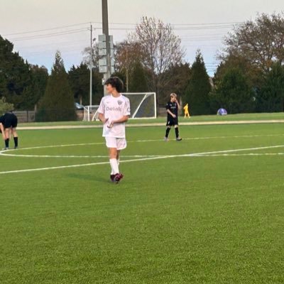 Brentwood High 2027/ Soccer/ TSC 09 ECRL / GPA: 4.0/ position Winger or outside back