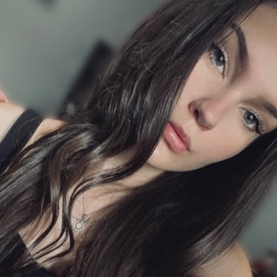 little_laraaaa Profile Picture