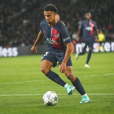 Supporter du Paris Saint-Germain ❤️💙 I Intervenant PSG 🎙️I