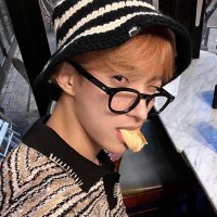 Ali (@whenaligrowsup) 's Twitter Profile