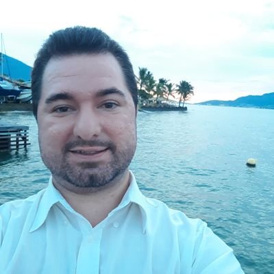 Marcio_oretorno's profile picture. Jornalista, locutor e narrador. Sócio fundador do Avante Meu Tricolor. Passagens por LANCE!, UOL e Rádio Gazeta.