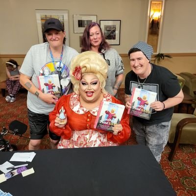 Jinkxmonsoon/ GingerMinj/Trinity theTuck/Dajaskye/Raja/BetteMidler/Christian/Cooking/USNVeteran/JaidaEssanceHall/FunkoPOP/DragRace/HORROR #TeamJinkx