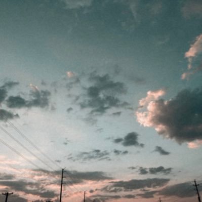 lunarrreturn's profile picture. i love love • i can do all things by the sunlight