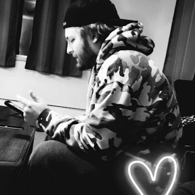 AndrewBrat25956's profile picture. 