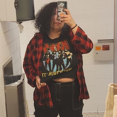 Ghostbreathh's profile picture. Rye》he/they》24》🏳️‍⚧️》Bastard Man,,

local insomniac trying to survive the 9-5 life💢