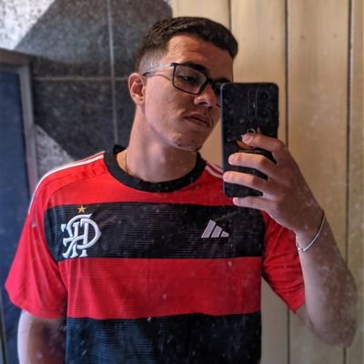 Desenvolvedor Jr 👨🏻💻 | Estudante de TypeScript & Node.js 📚 | Noivo da Érika Alves ❤️