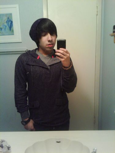 Hidey ho there! I love love LOVE, like extremely love, music! :D I'm a bit awkward, but easy to get along with. Haha x)