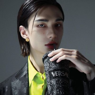🏳🌈|she/they| мультифандомая алкоголица| беби стэй, беби виллан, мы псы и мы в стае