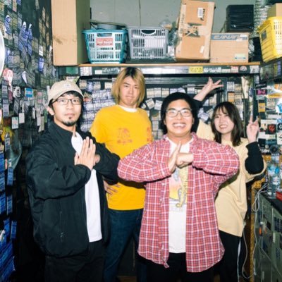 ustronotes's profile picture. 岡山発、自称シンガロングバンド｢アストロノーツ｣ Vo.@yoshida2708 /Gt.@hiroky_dayo /Ba.@syuta_kjh /Dr.@kakimo36 /チケット取り置き、連絡はTwitterのDMまたはメール(ustronotes@gmail.com)まで！