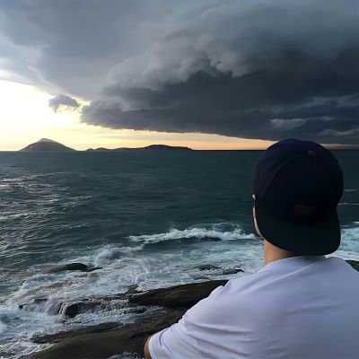 Samm195's profile picture. Aspiring minimalist 🌟 | Decluttering my life one tweet at a time 🗑️ | Less stuff, more happiness!