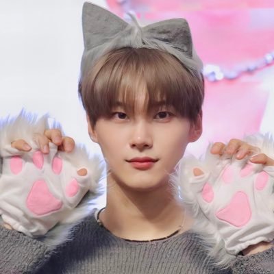 stella_eve_y's profile picture. EVNNE♡박한빈