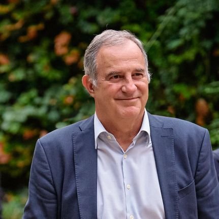 Periodista que ha vist com el quart poder ha perdut tota credibilitat. Misèria humana
