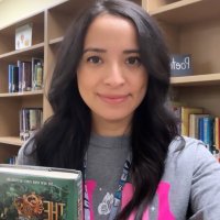 Jessenia Reyes(@librarianreyes) 's Twitter Profile Photo