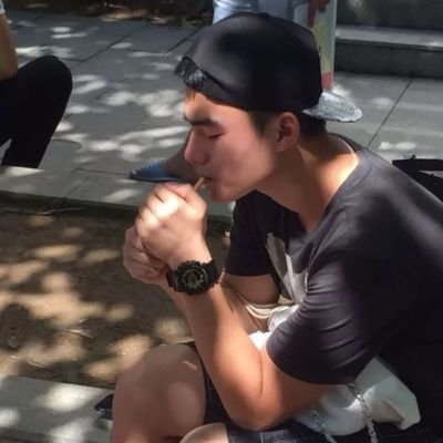 hhhxiaoguanxi's profile picture. 想你