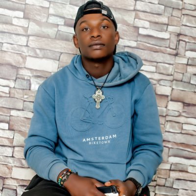 Am mentally and physically strong💪✊🇺🇬 haters it's time to give up 🆙 …. certified hustler friend to wise chosen few