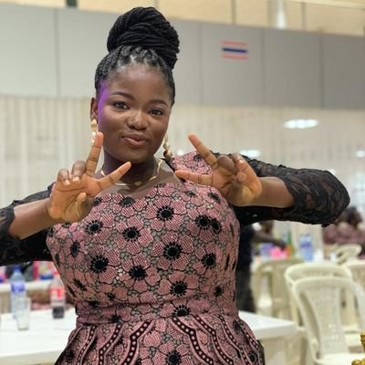 Graduate of OAU👩🏽💼Chef and baker👩🏽🍳 Fashion stylist 🧵 Sports lover 🏊⚽⚾ @chelseaFC Christian🙏