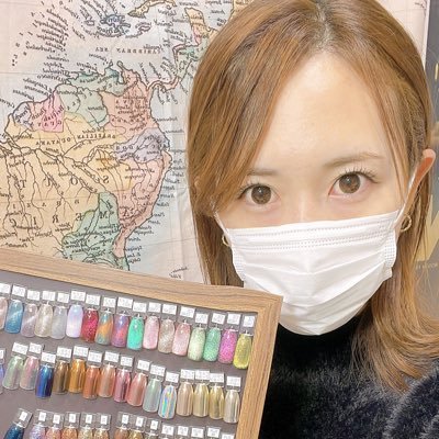 2023年11月4日からフリーランスネイリスト として八幡宿駅レヴィエリス内で始めさせて頂きました🐣mihoです♡ネイリスト歴9年🐢✨