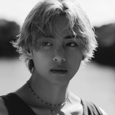 #TAEHYUNG Por tú amor me duele el aire, el corazón y el sombrero. @BTS_twt PAVED THE WAY. 
For: 방탄소년단