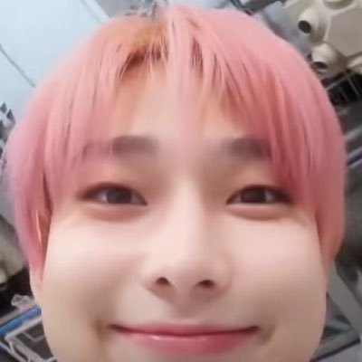 defnotmateoo's profile picture. ⌞⭐️ving for… #선우⌝ queer ⊹˚˖⁺ | #edtwt #shtwt #yantwt produced by 3racha ¡!