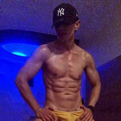 EscutiaBen60132's profile picture. De todo pero selectivo. Amante del ajedrez y lectura. No me cuenten, yo quiero mi propia versión.