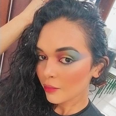 SamanthaPi32880's profile picture. 🐼🖤🤍 XVII
 Direito⚖️🏳️‍⚧️
Técnica em Eventos🎓
💉 T.H. 20/10/22      
Medianeira - PR
Sargitariana ♐️