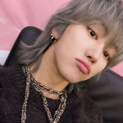 jullibes's profile picture. Conta de surtos e F1