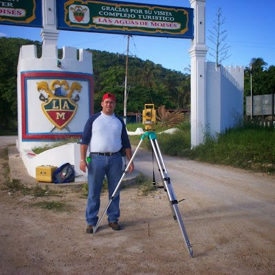 Ingeniero en Construcción Civil 
Venezolano