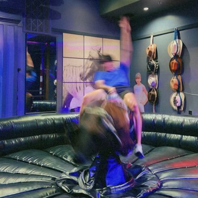 j__wh0's profile picture. i sometimes tweet, data @ applied int