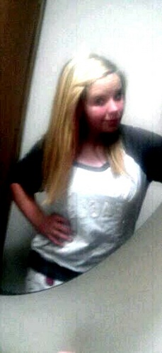 AnnikaaBrianne's profile picture. Hey.(: Its Annika! ..Obviously. Well, I dont know what to say. Wanna' know something, just askk. #TeamFollowBack(: