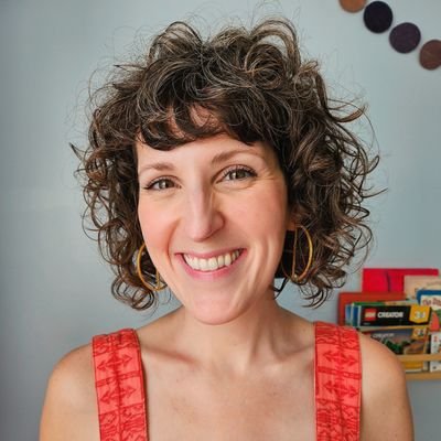 Children's book illustrator currently seeking representation. I'm a curly-haired, doodling extraordinaire who sincerely believes math is our friend!